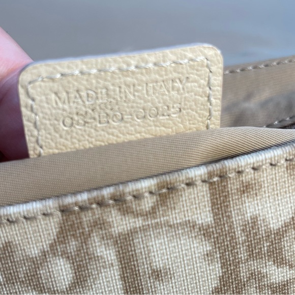 Authentic Dior Embroidered Flower Monogram Crossover Shoulder Bag❤️❤️❤️ - Picture 13 of 16